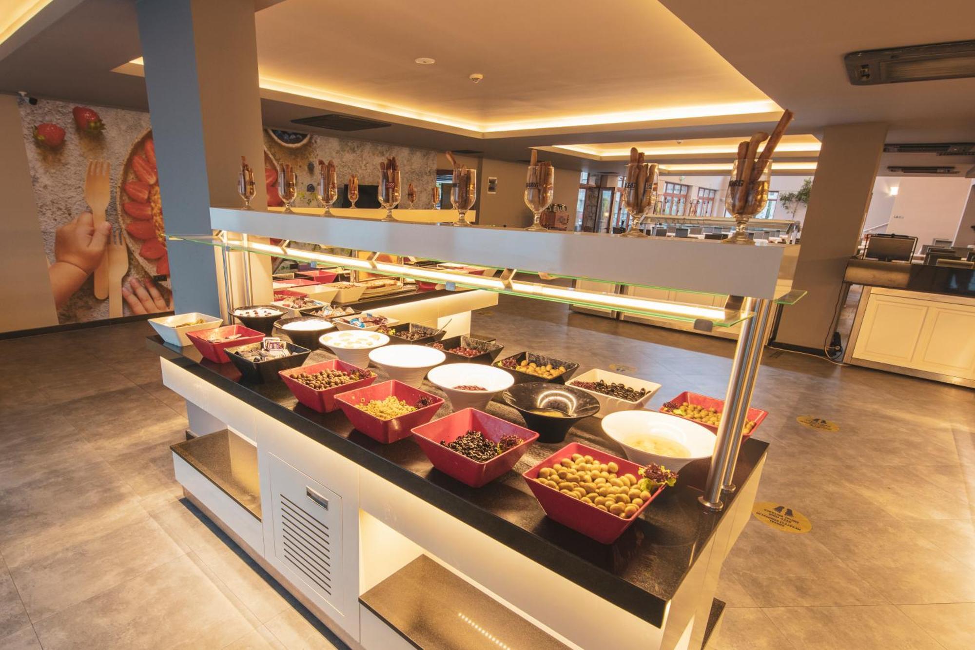 奥卡俱乐部别墅酒店 厄吕代尼兹 外观 照片